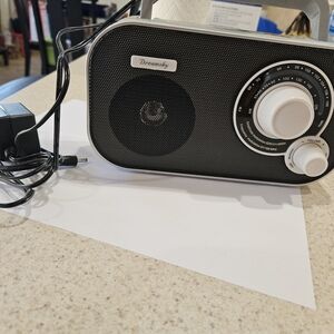DreamSky Black Retro Radio